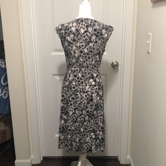 Chaps Black & White patterned dress. - Picture 5 of 5